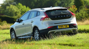 Volvo V40 Cross Country - off-road
