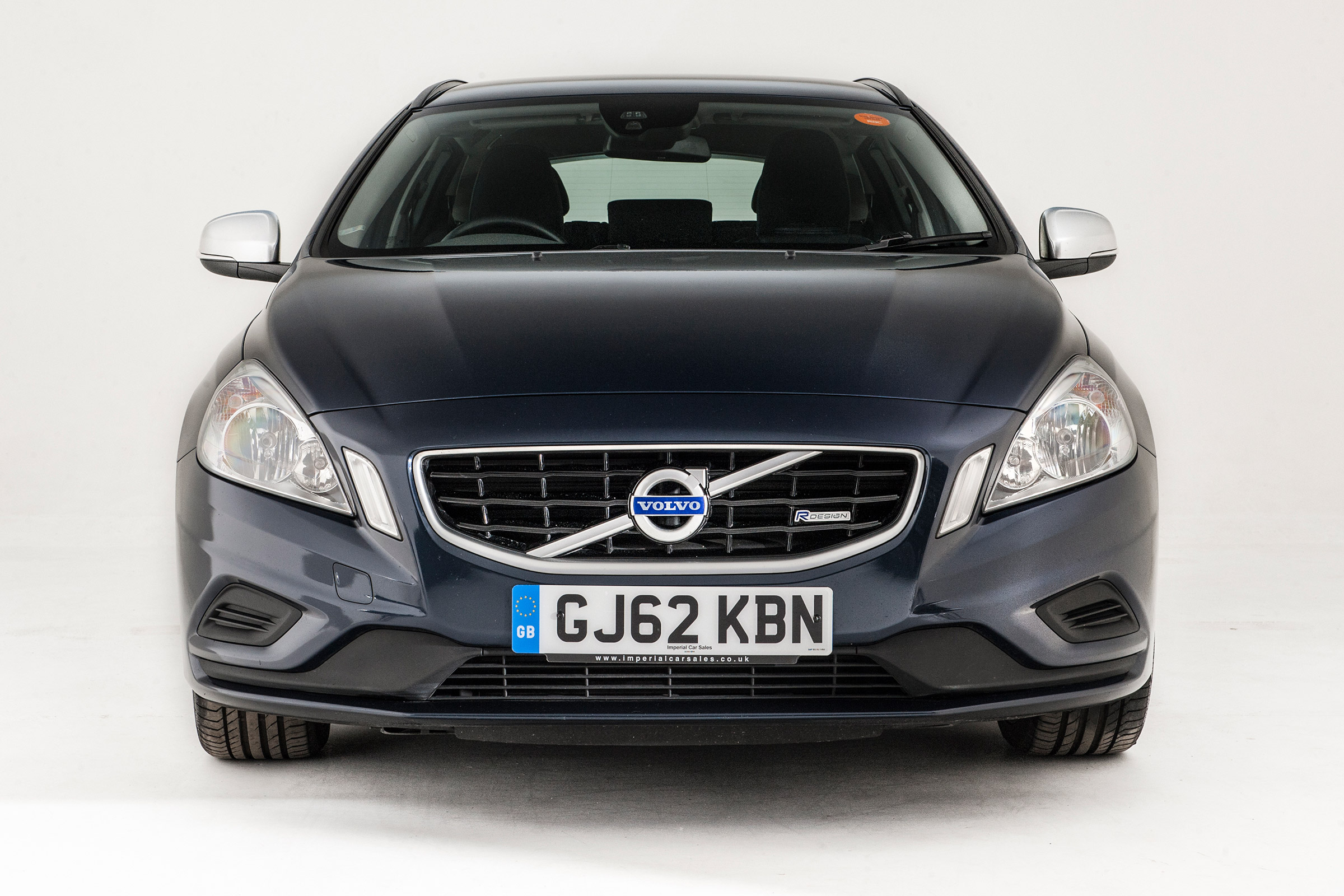Used Volvo V60 - full front