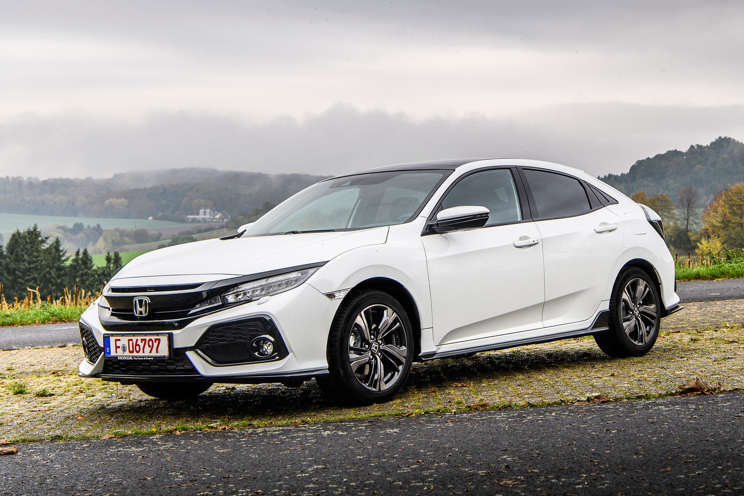 Honda Civic 2016 prototype - front quarter