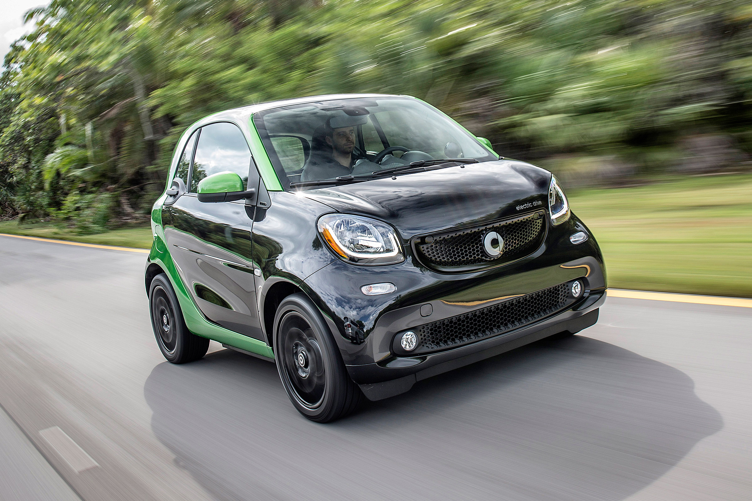 Smart ForTwo EV - front