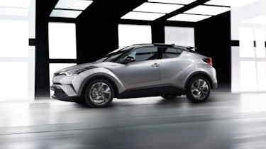 Toyota CH-R - driving