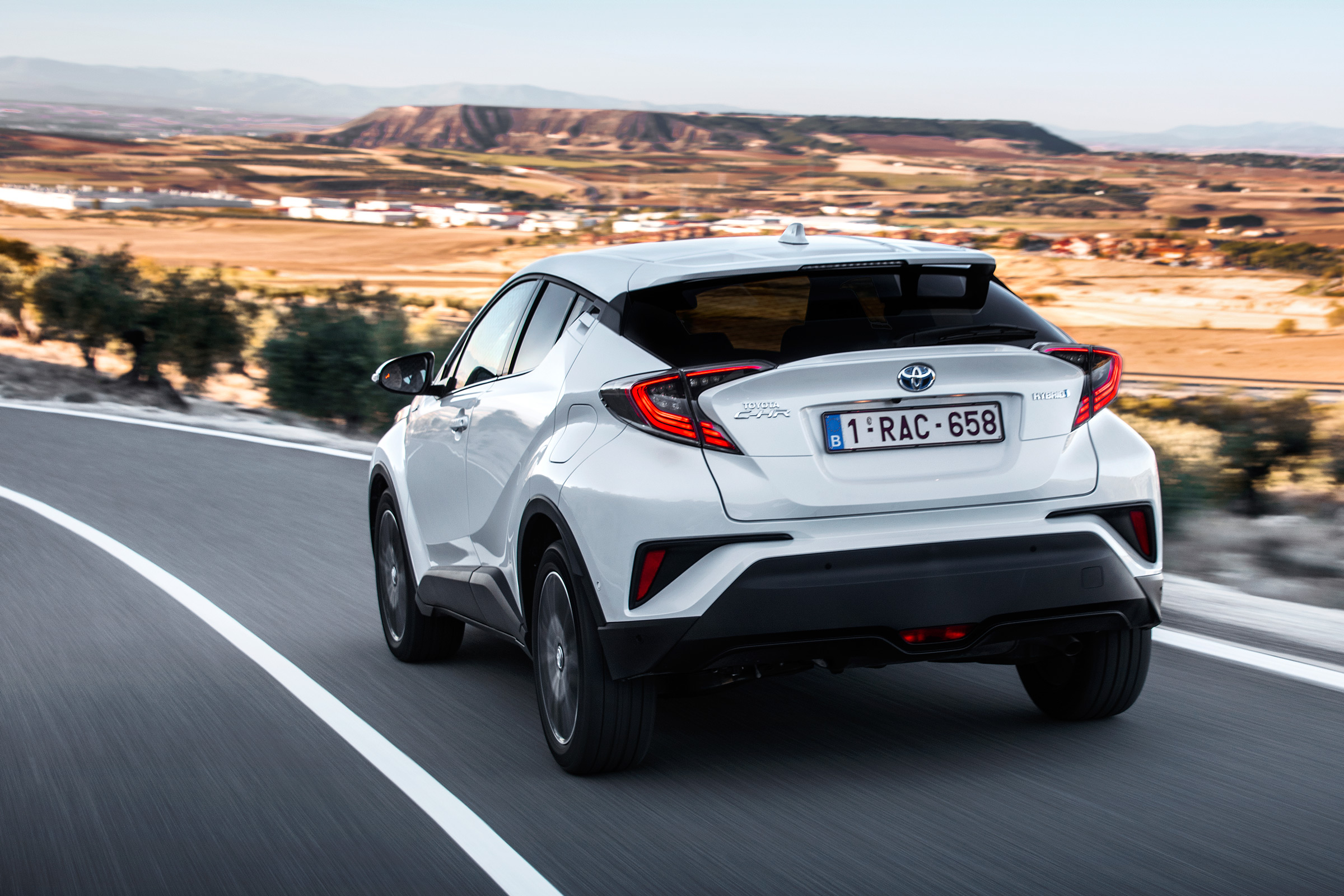 Toyota C-HR - rear action