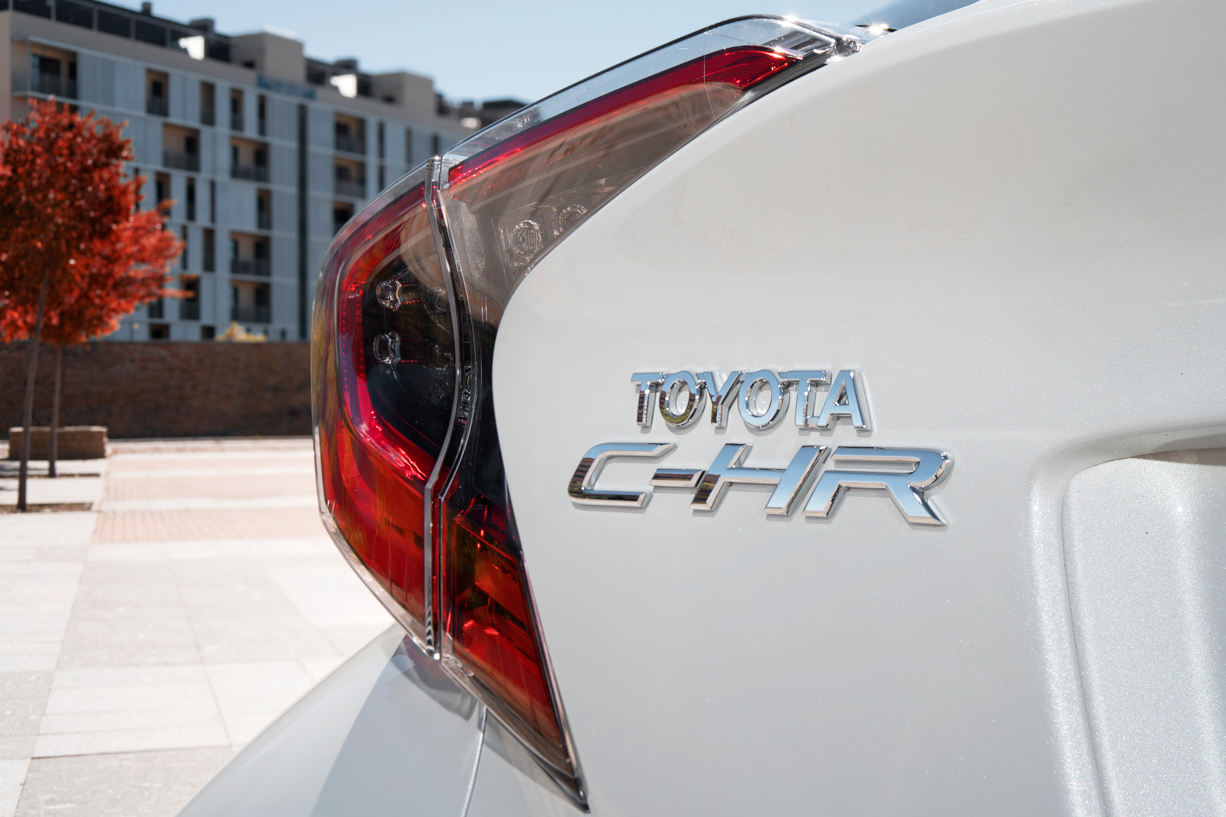 Toyota C-HR - badge