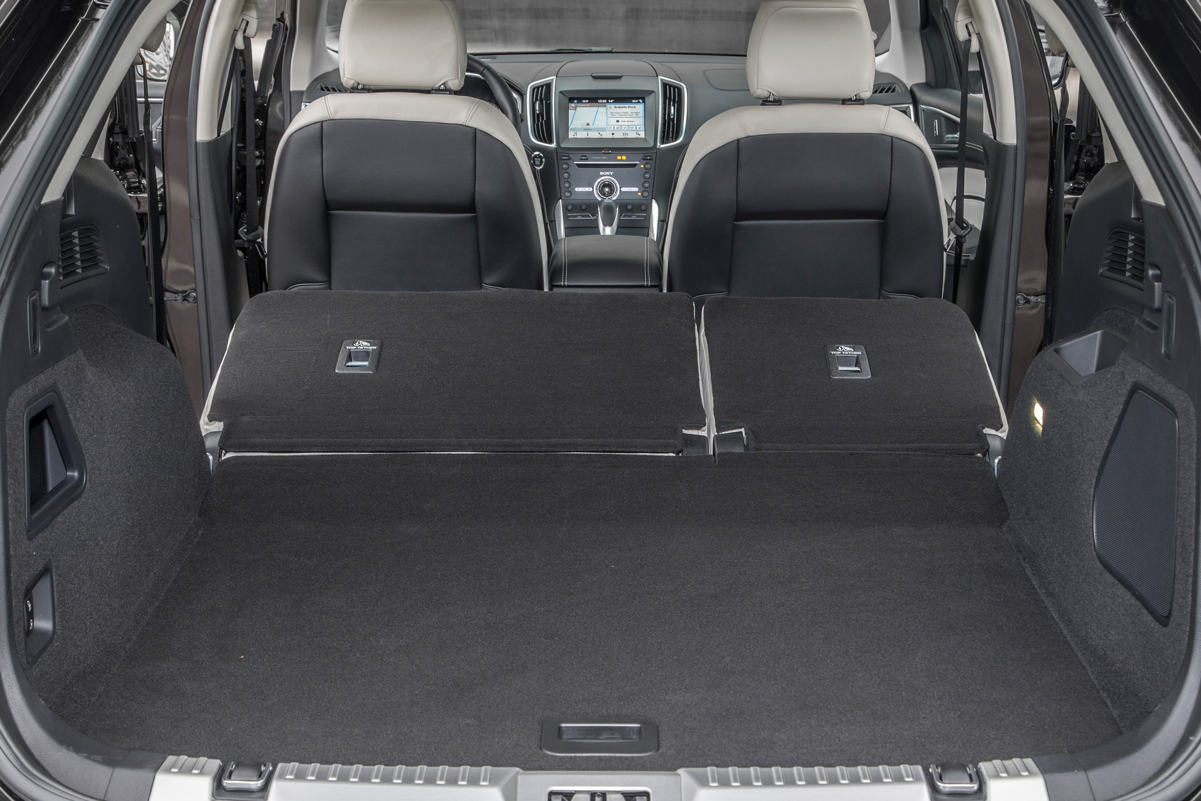 Ford Edge Vignale - boot seats down