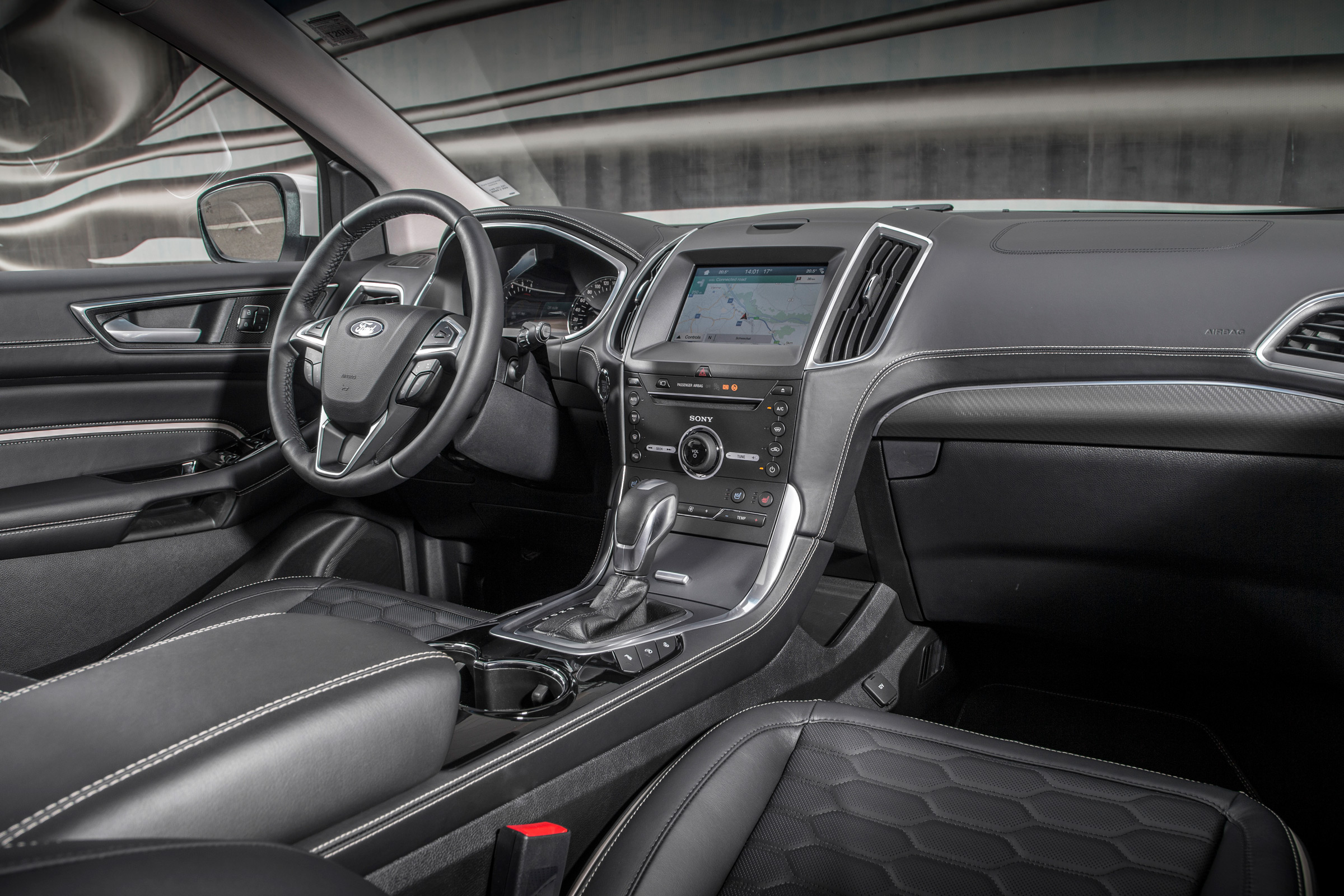Ford Edge Vignale - interior