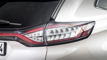 Ford Edge Vignale - rear light