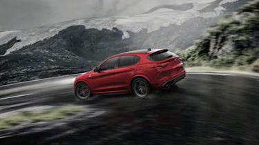 Alfa Romeo Stelvio rear cornering