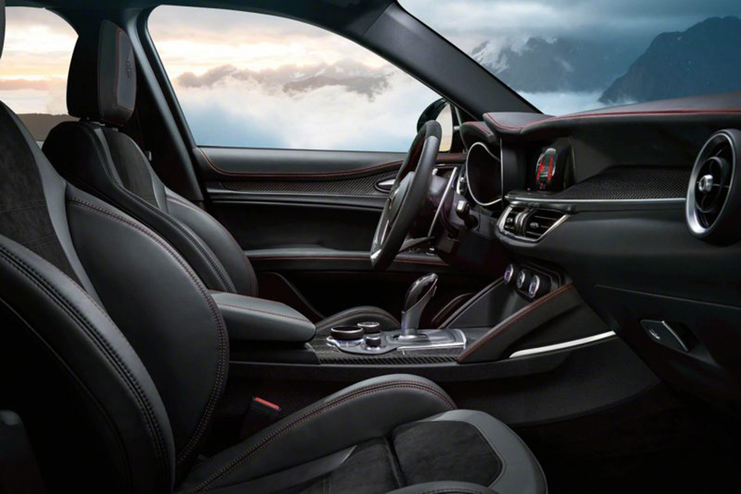 Alfa Romeo Stelvio - interior