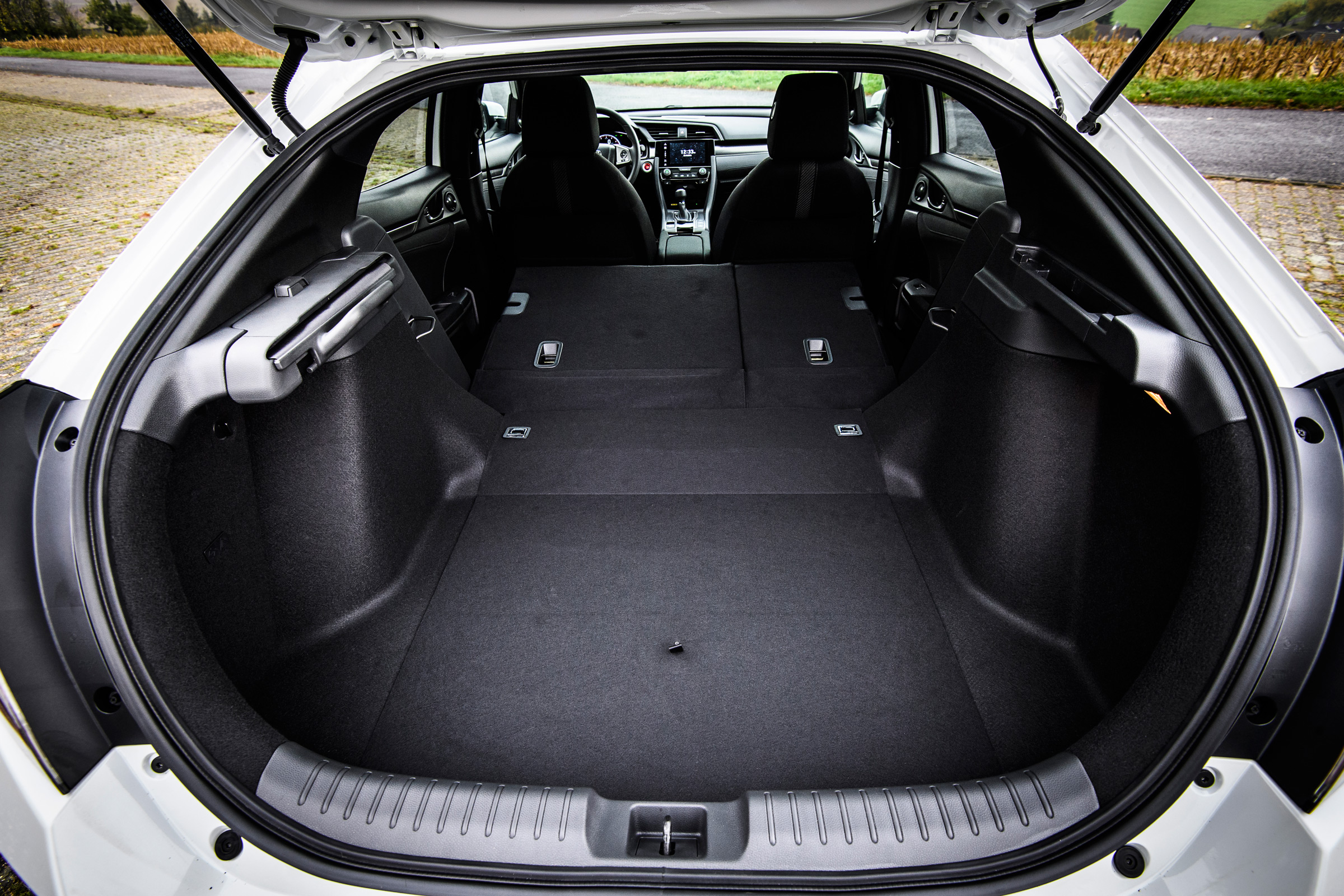 Honda Civic 2016 prototype - boot seats down