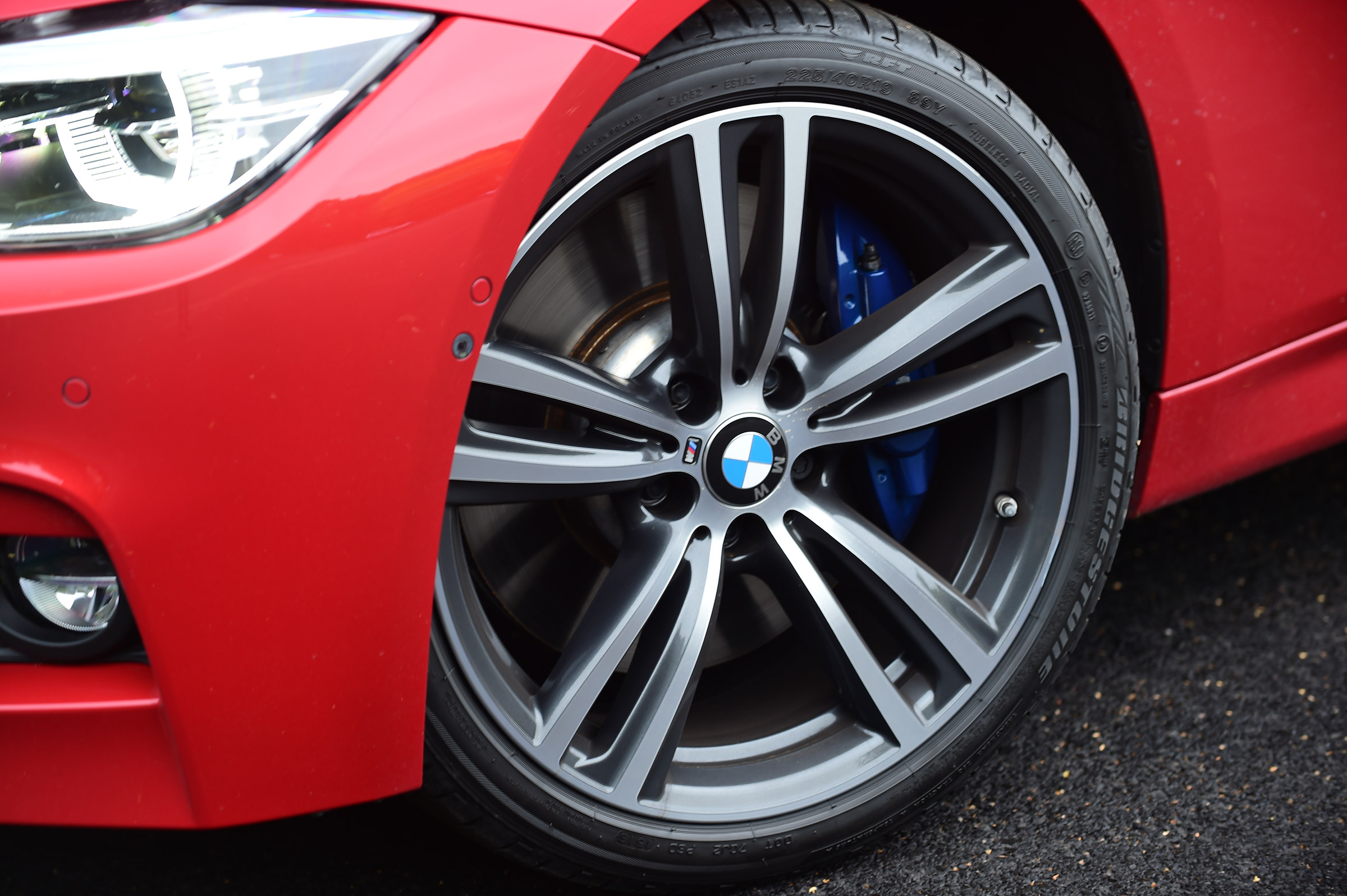 BMW 340i - wheel