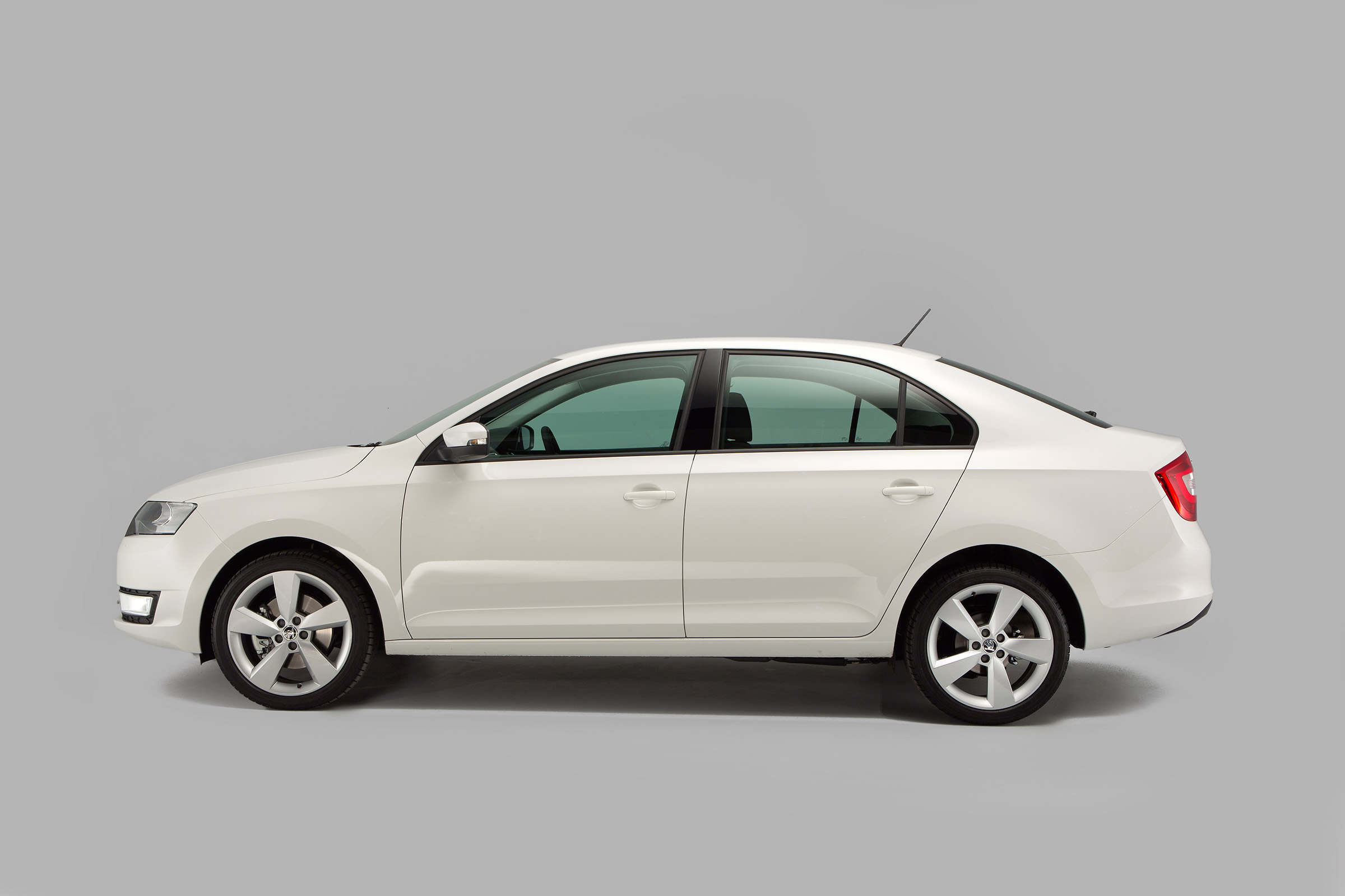 Used Skoda Rapid - side