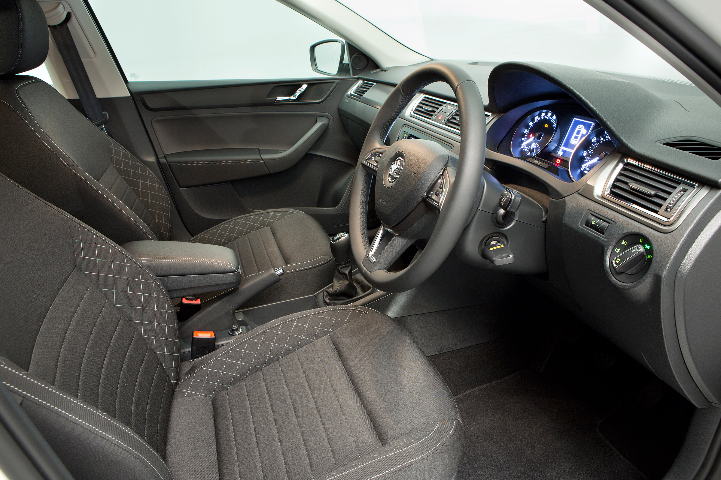 Used Skoda Rapid - front seats