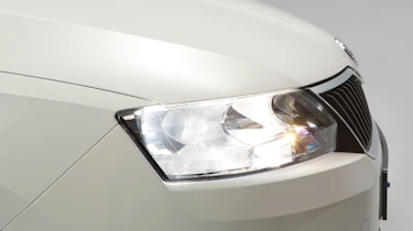 Used Skoda Rapid - front light