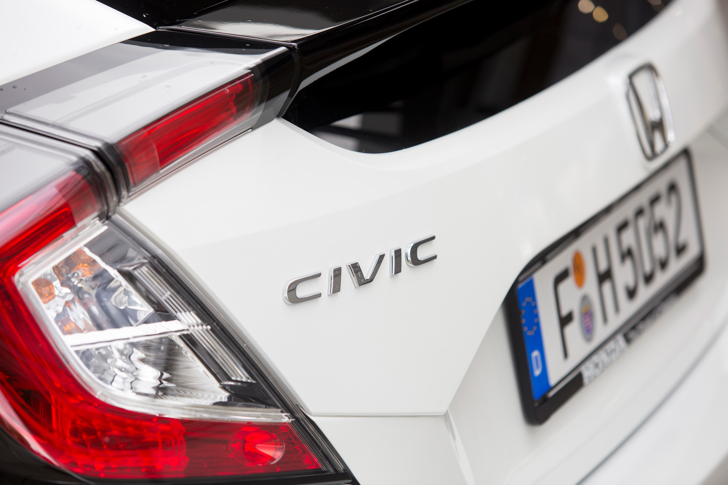 Honda Civic 2016 prototype - rear detail