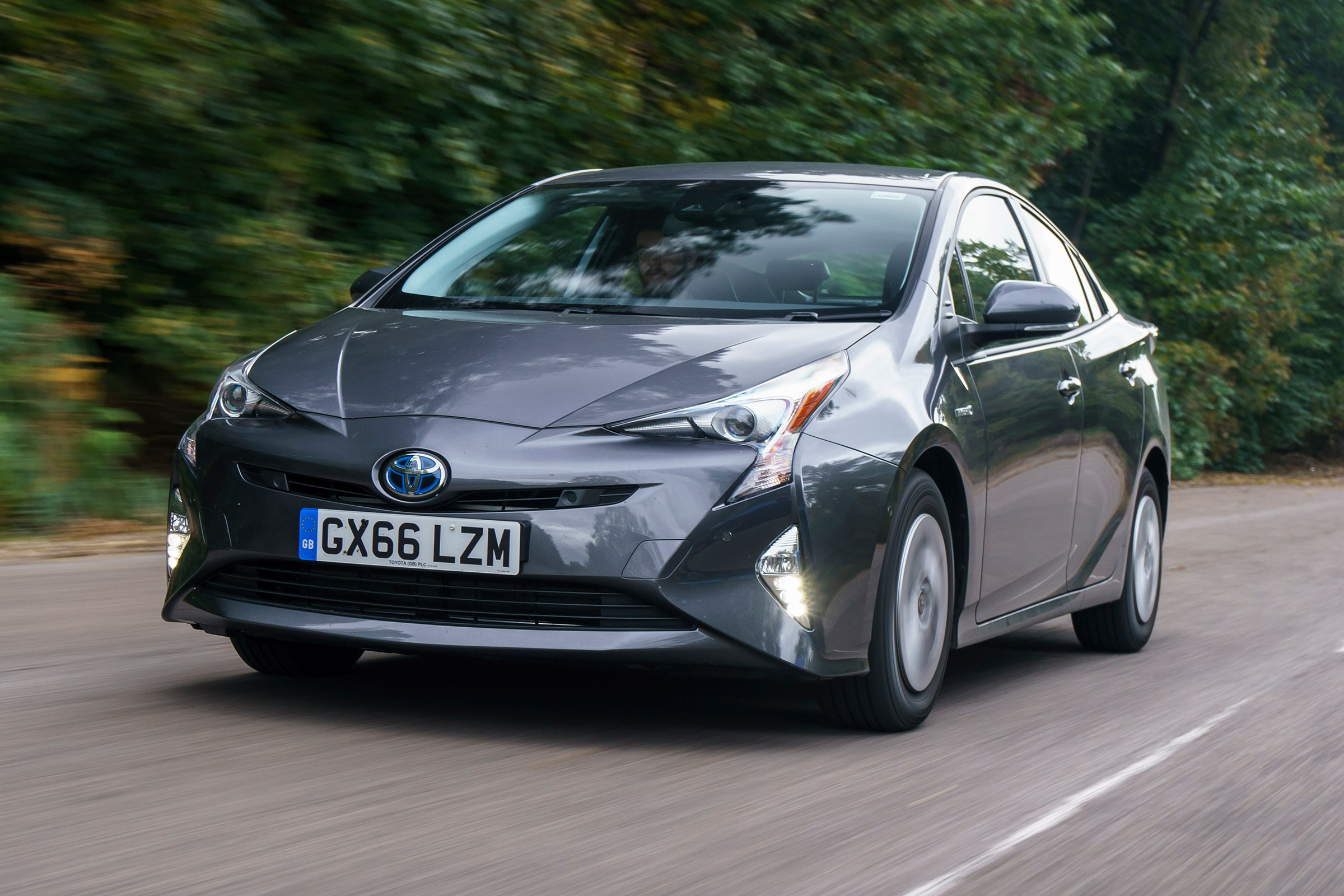 Toyota Prius - front