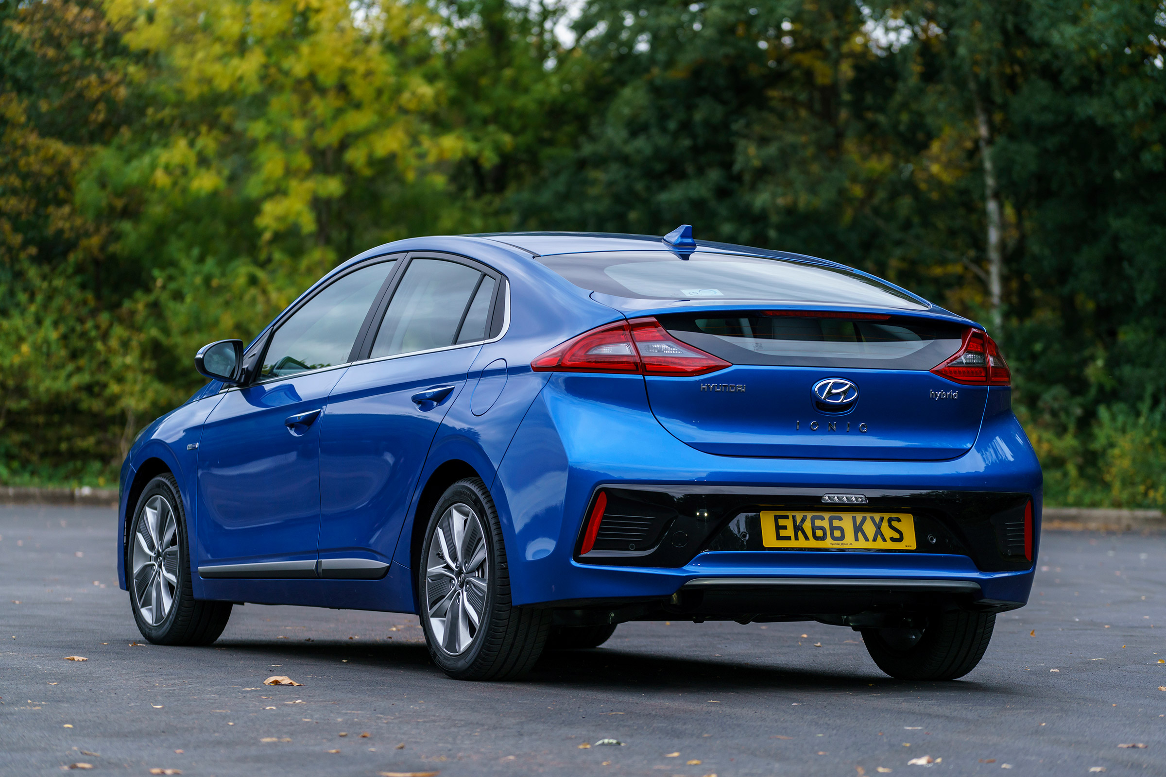 Hyundai Ioniq - rear static