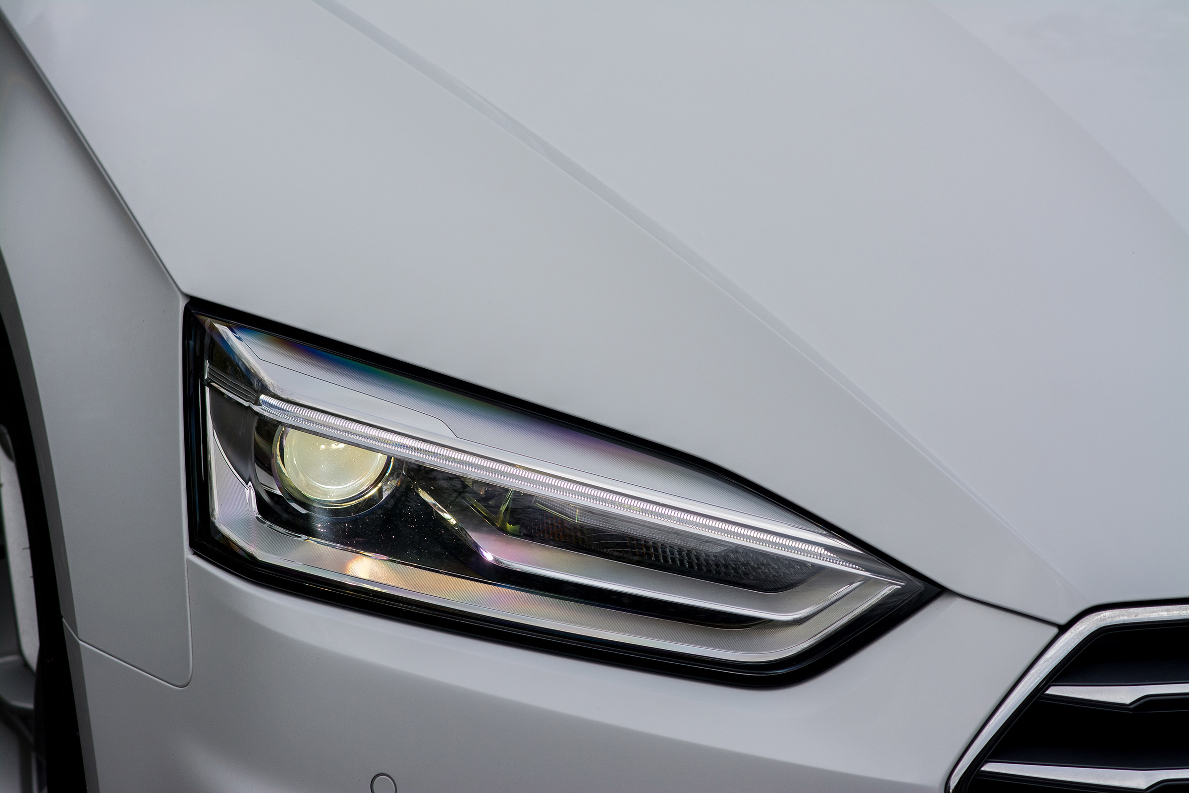 Audi A5 Coupe 2.0 TDI - front light detail