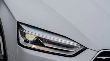 Audi A5 Coupe 2.0 TDI - front light detail
