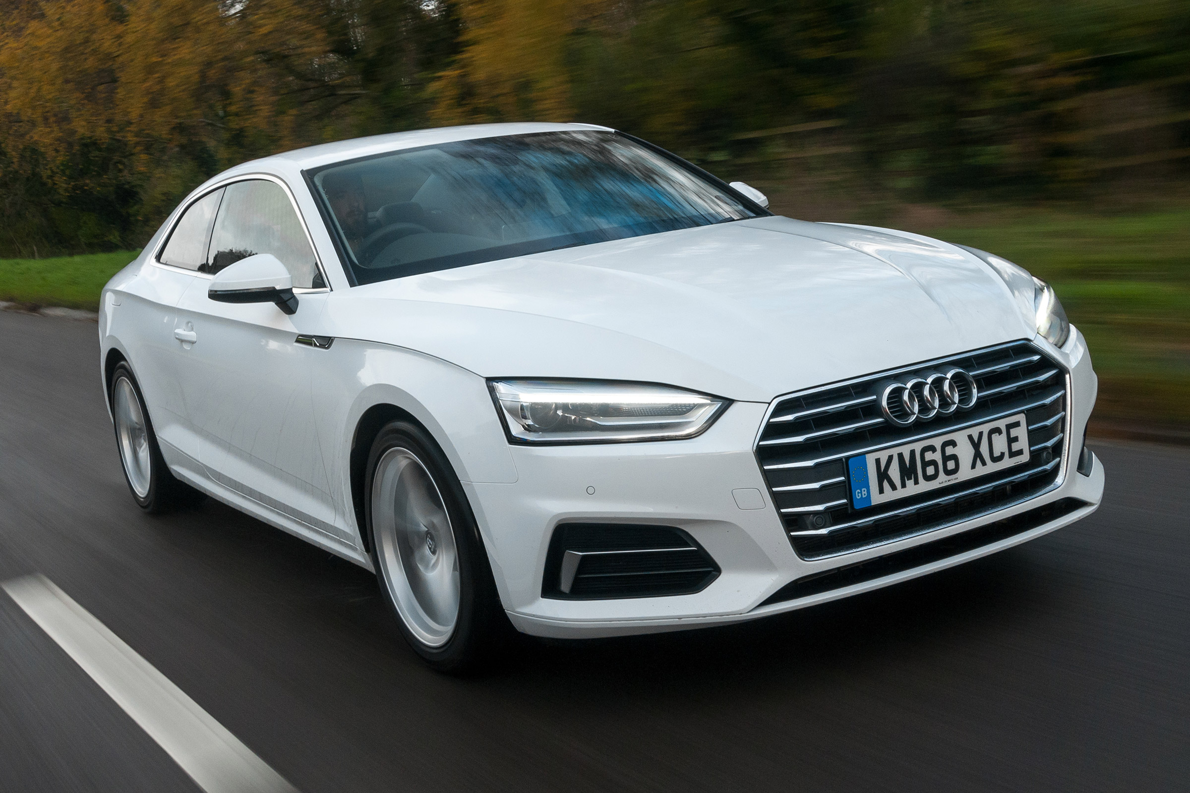 Audi A5 Coupe 2.0 TDI - front action