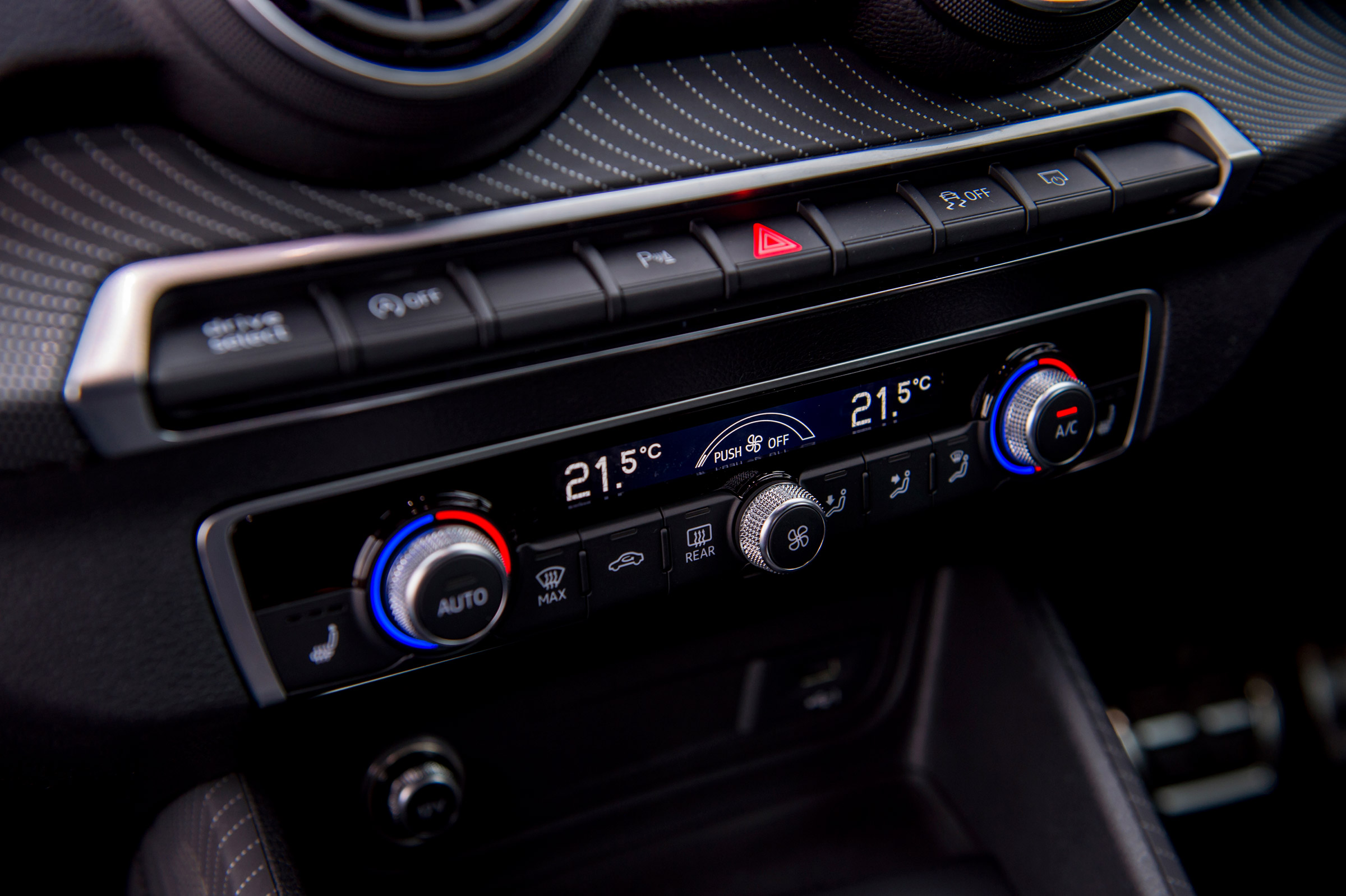 Audi Q2 1.4 TFSI - centre console