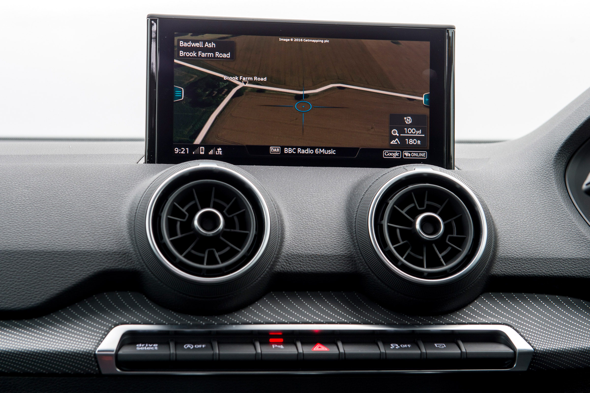 Audi Q2 1.4 TFSI - sat-nav