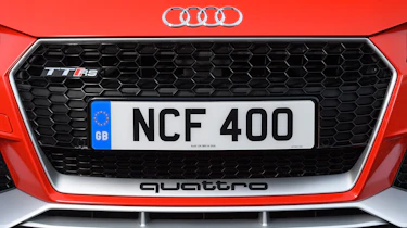 Audi TT RS 2016 - grille