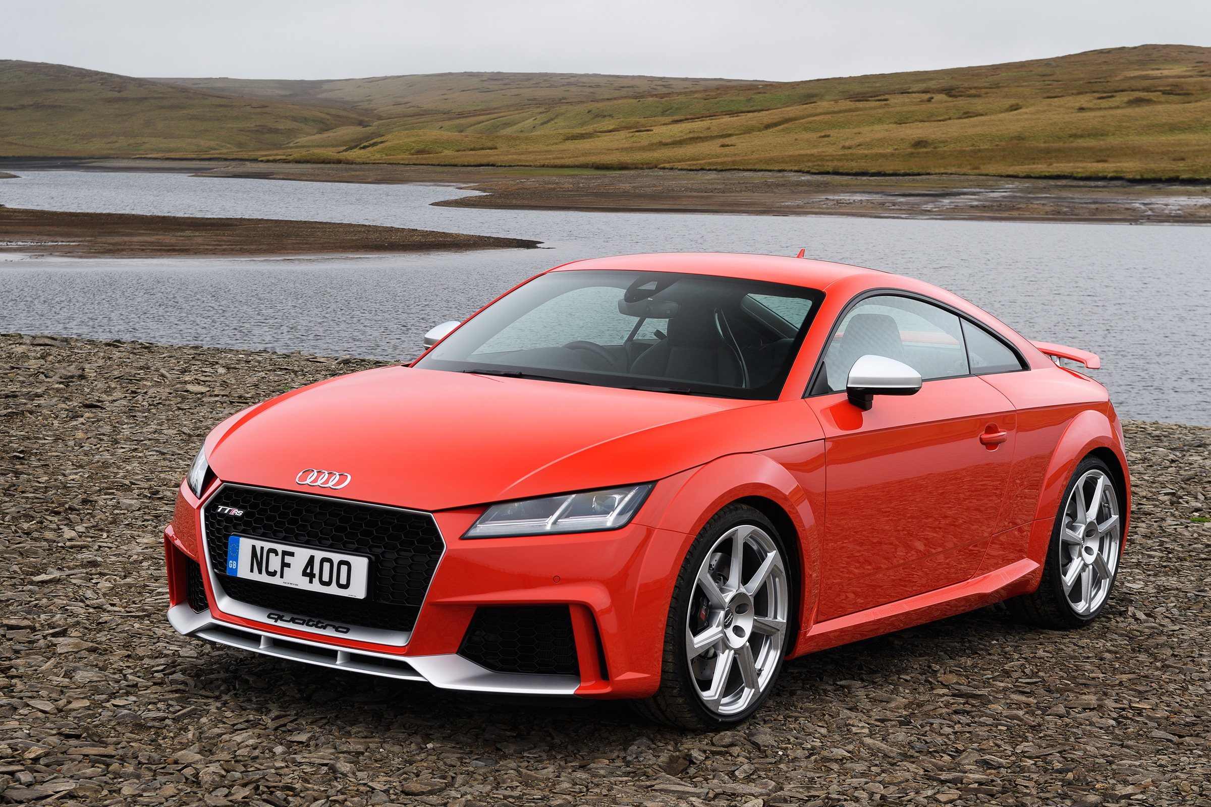 Audi TT RS 2016 - front quarter