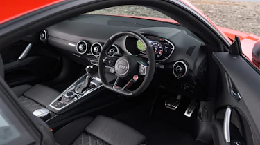 Audi TT RS 2016 - interior