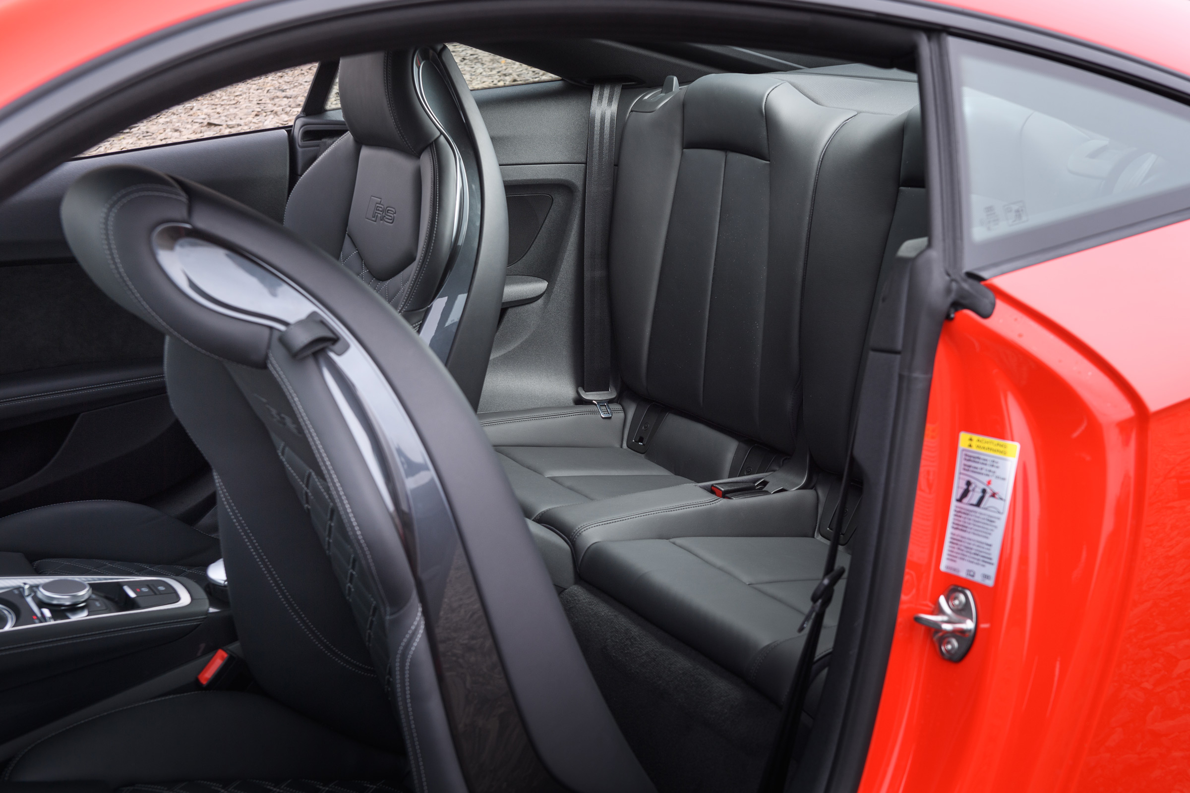 Audi TT RS 2016 - rear seats