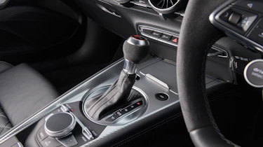 Audi TT RS 2016 - centre console