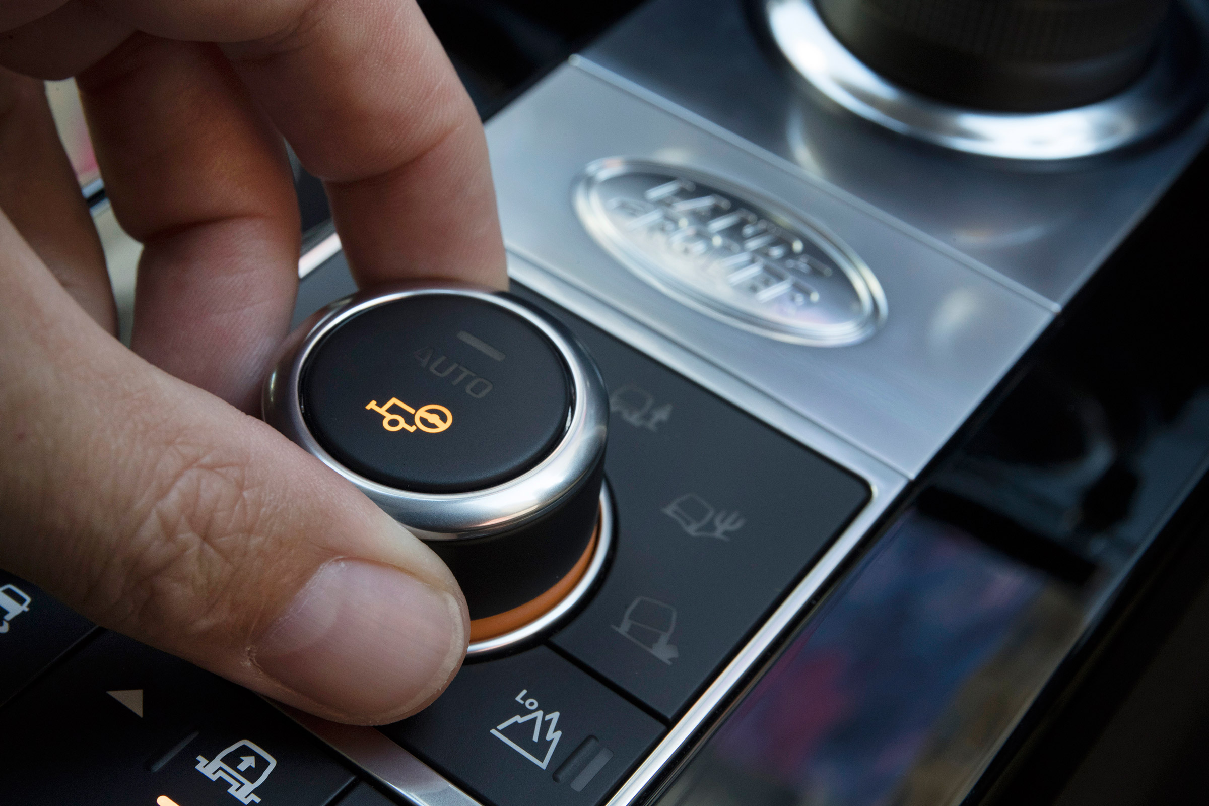 New Discovery Advanced Tow Assist