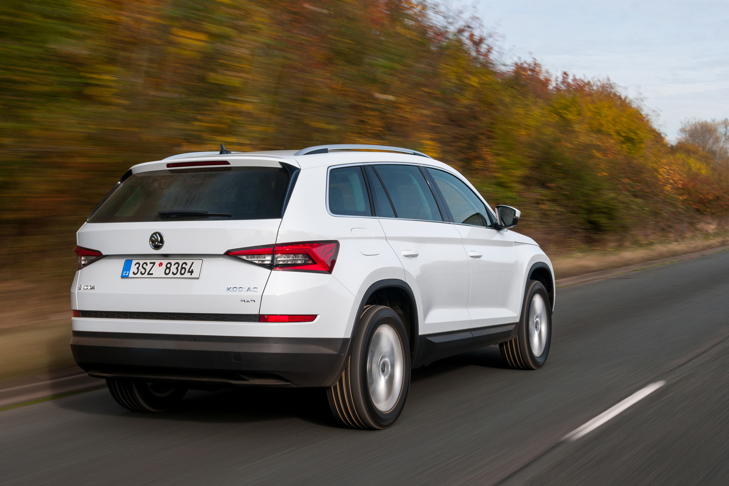 Skoda Kodiaq SUV - rear tracking