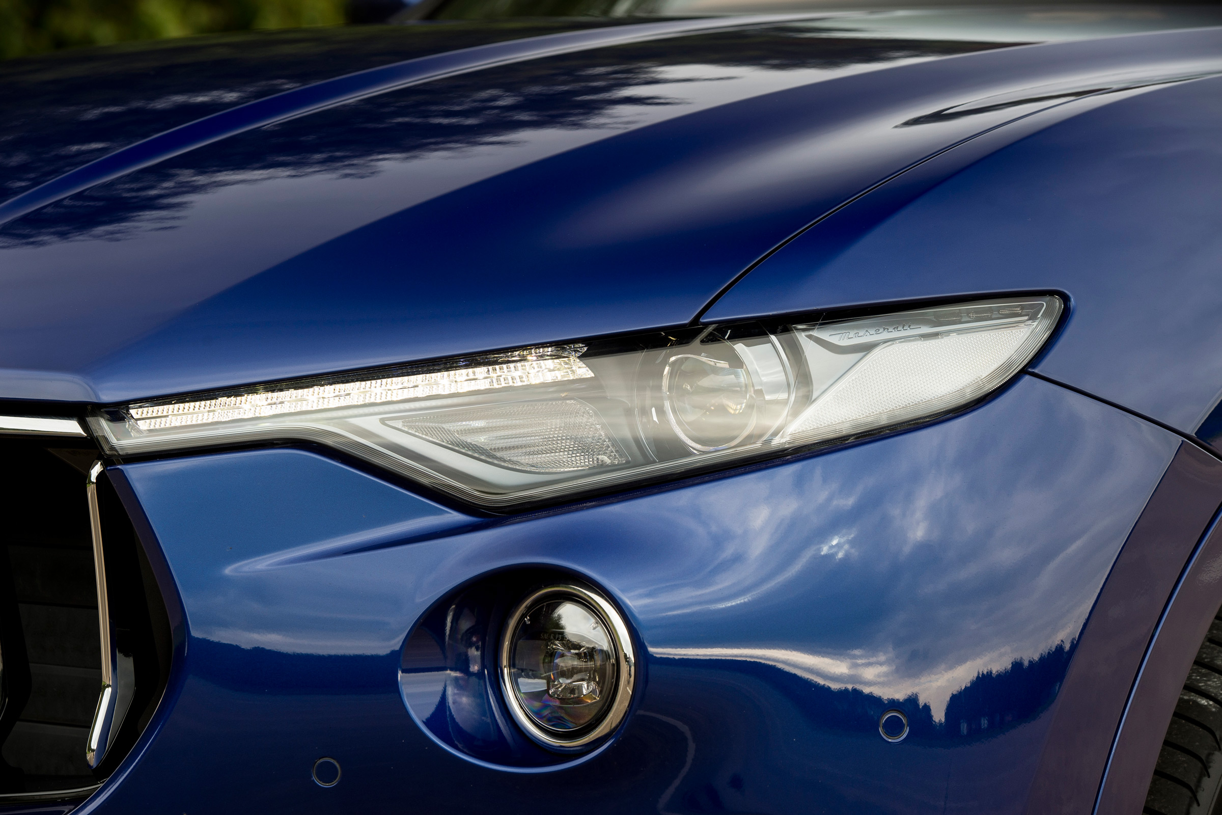 Maserati Levante - headlight