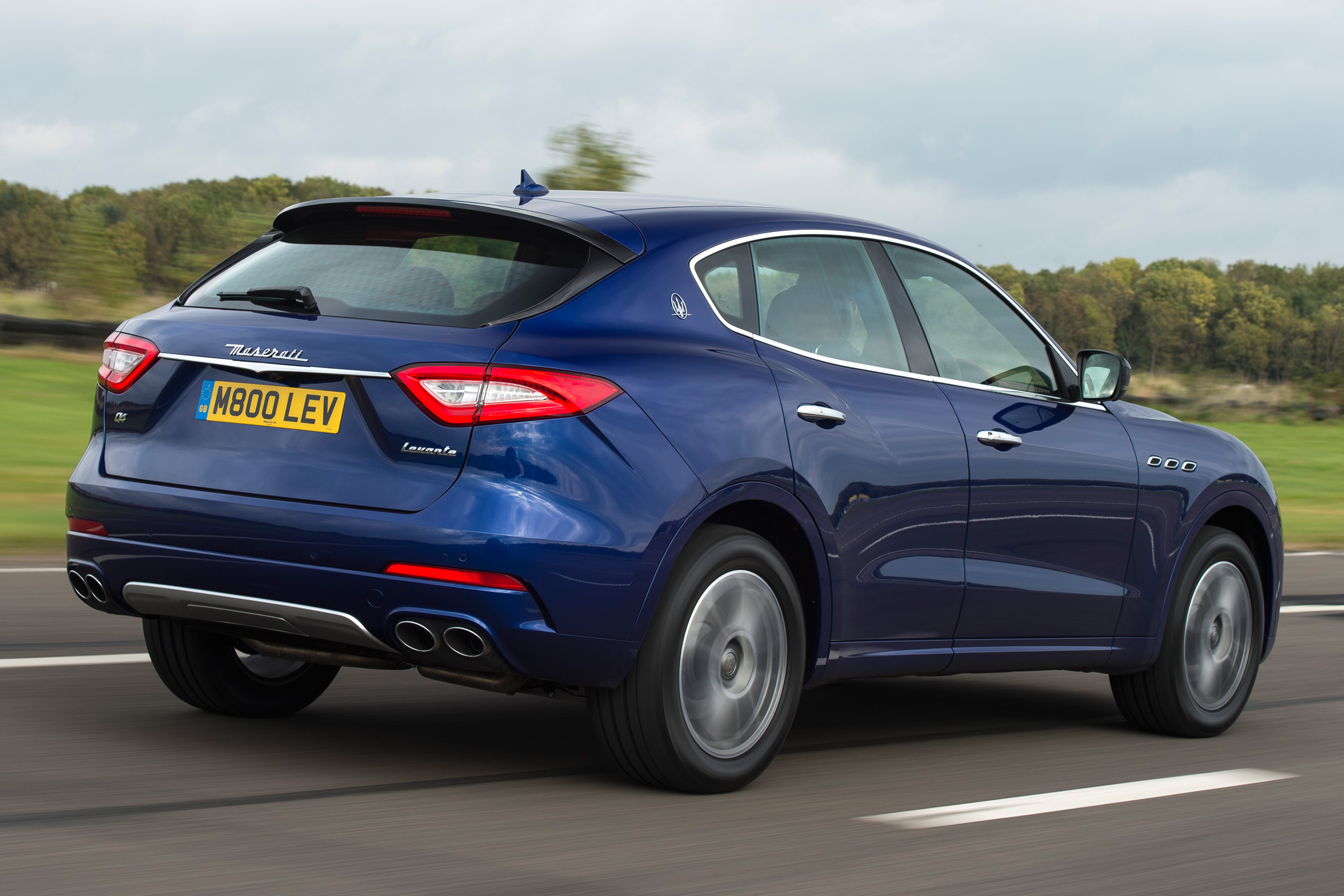 Maserati Levante - rear tracking