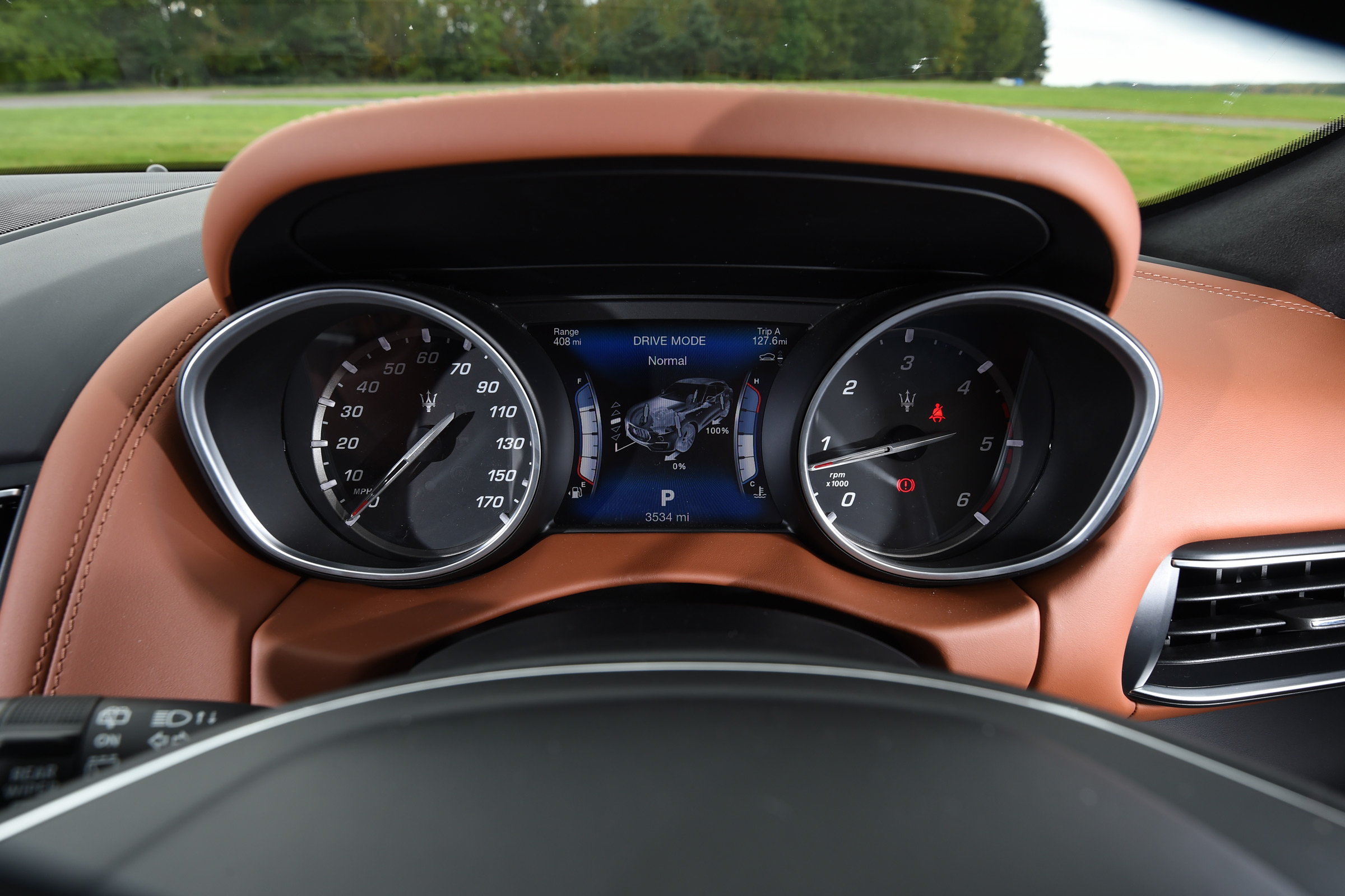 Maserati Levante - instruments