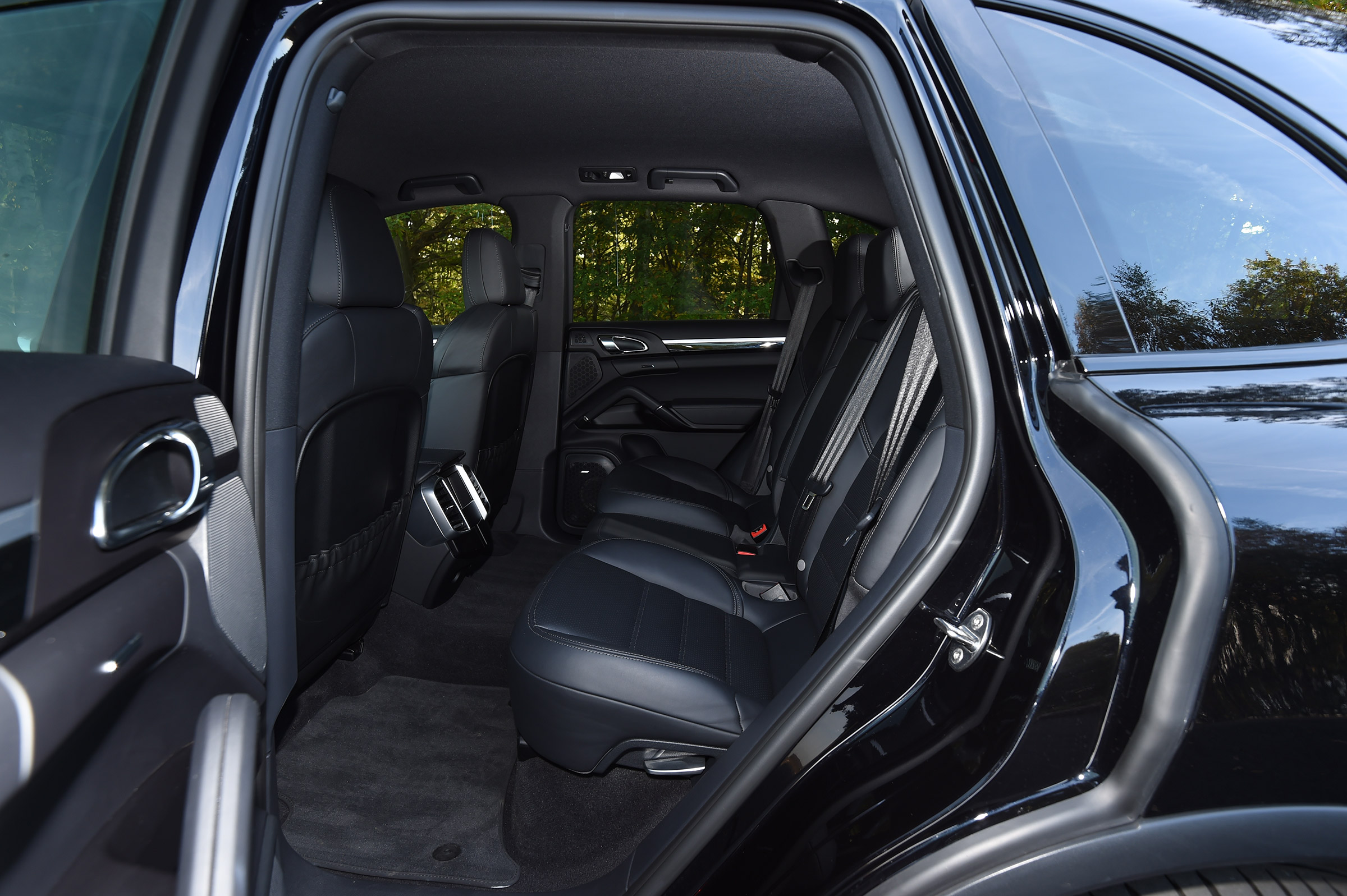 Porsche Cayenne Diesel - rear seats