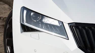 Skoda Superb Sportline Estate - front light detail