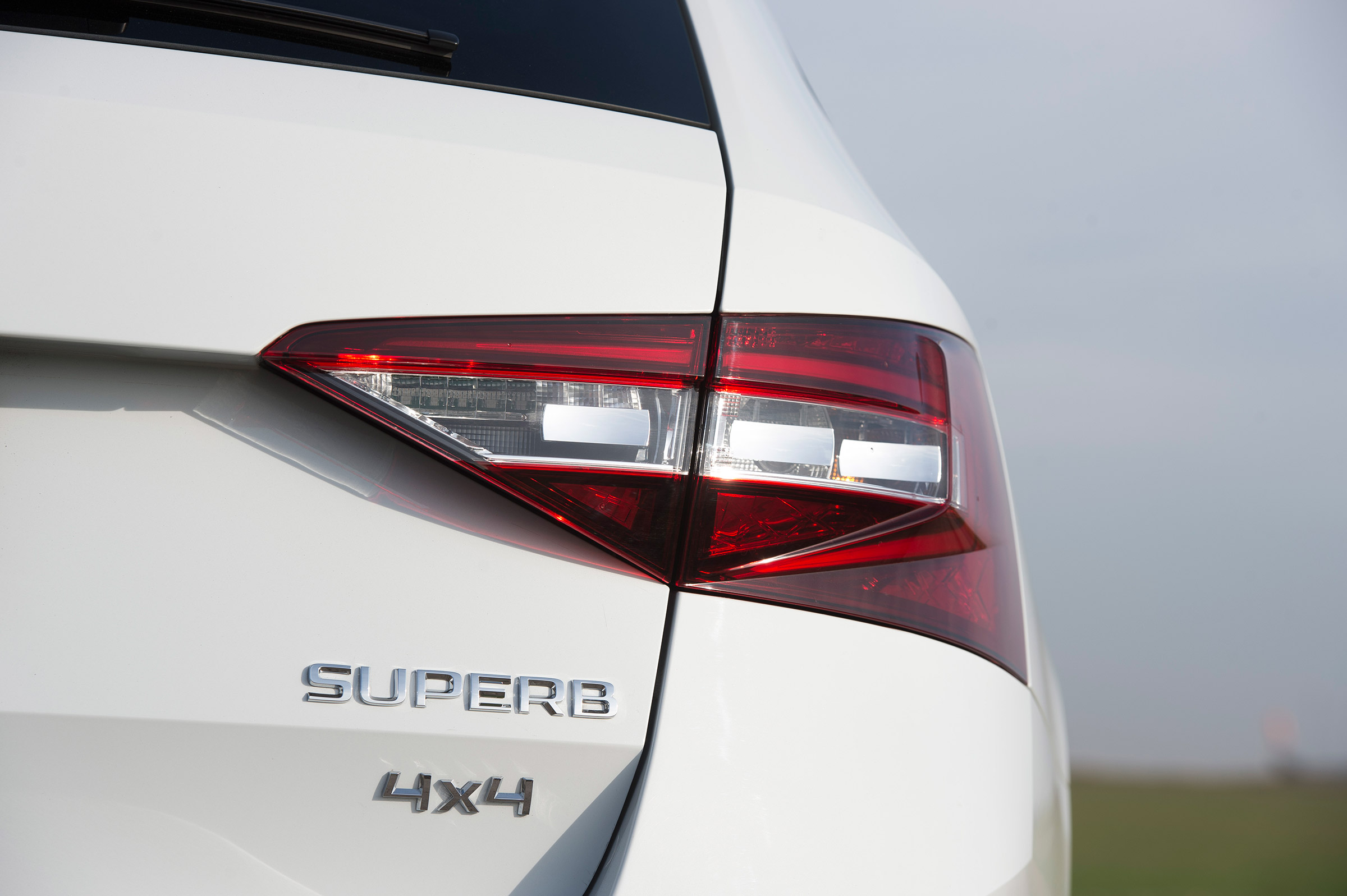 Skoda Superb Sportline Estate - rear light detail
