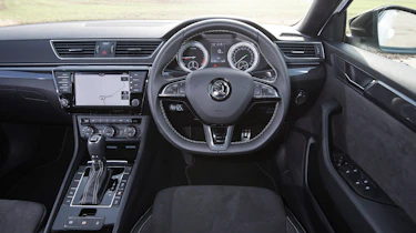 Skoda Superb Sportline Estate - dash