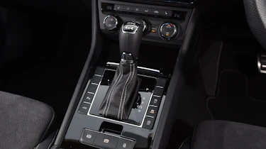 Skoda Superb Sportline Estate - centre console