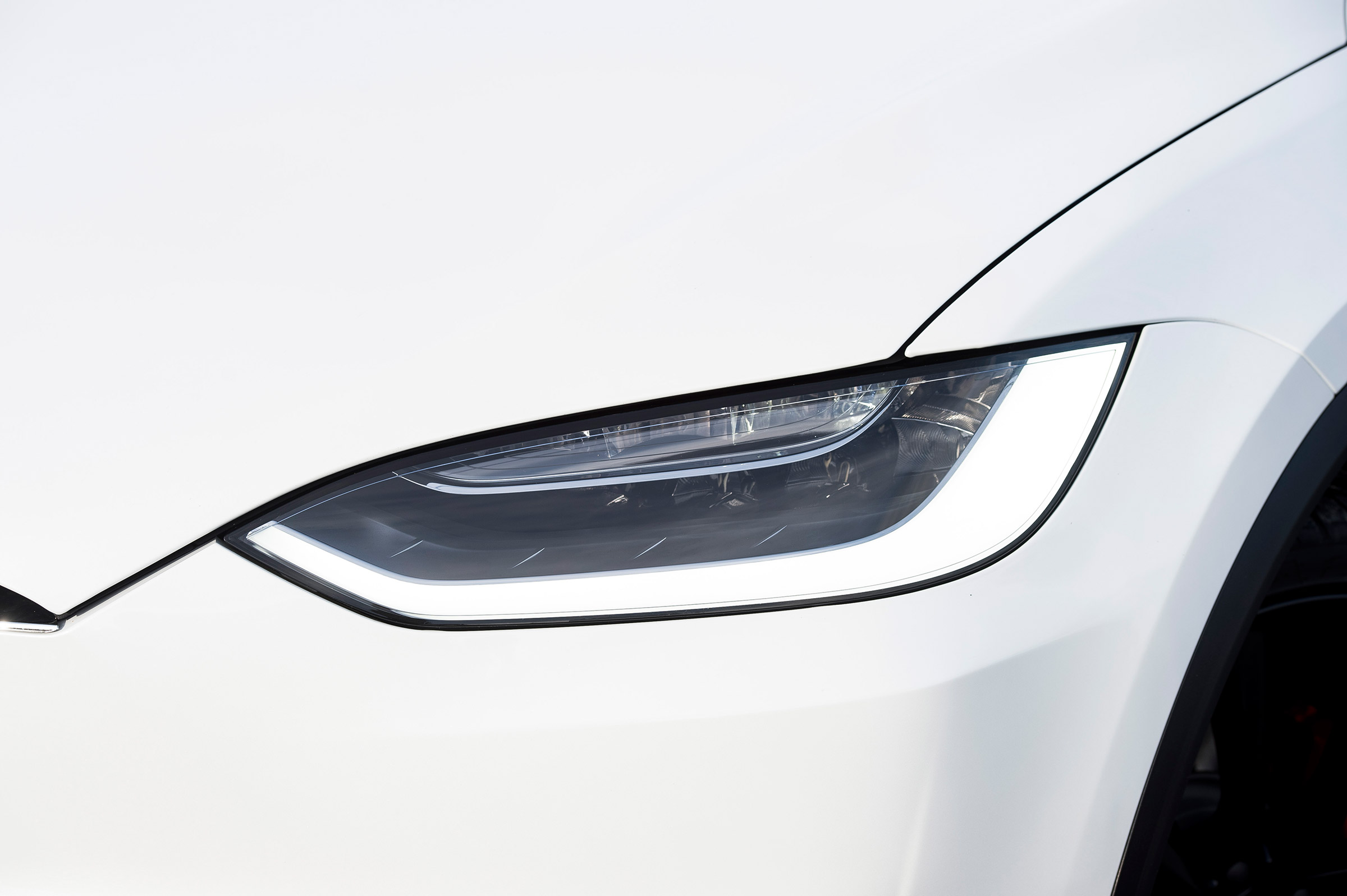 Tesla Model X - front light detail