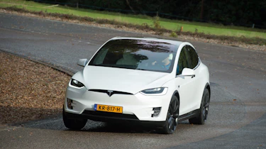 Tesla Model X - front cornering