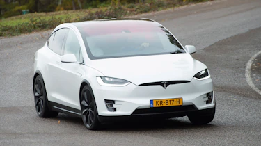 Tesla Model X - front action