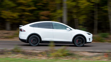 Tesla Model X - side