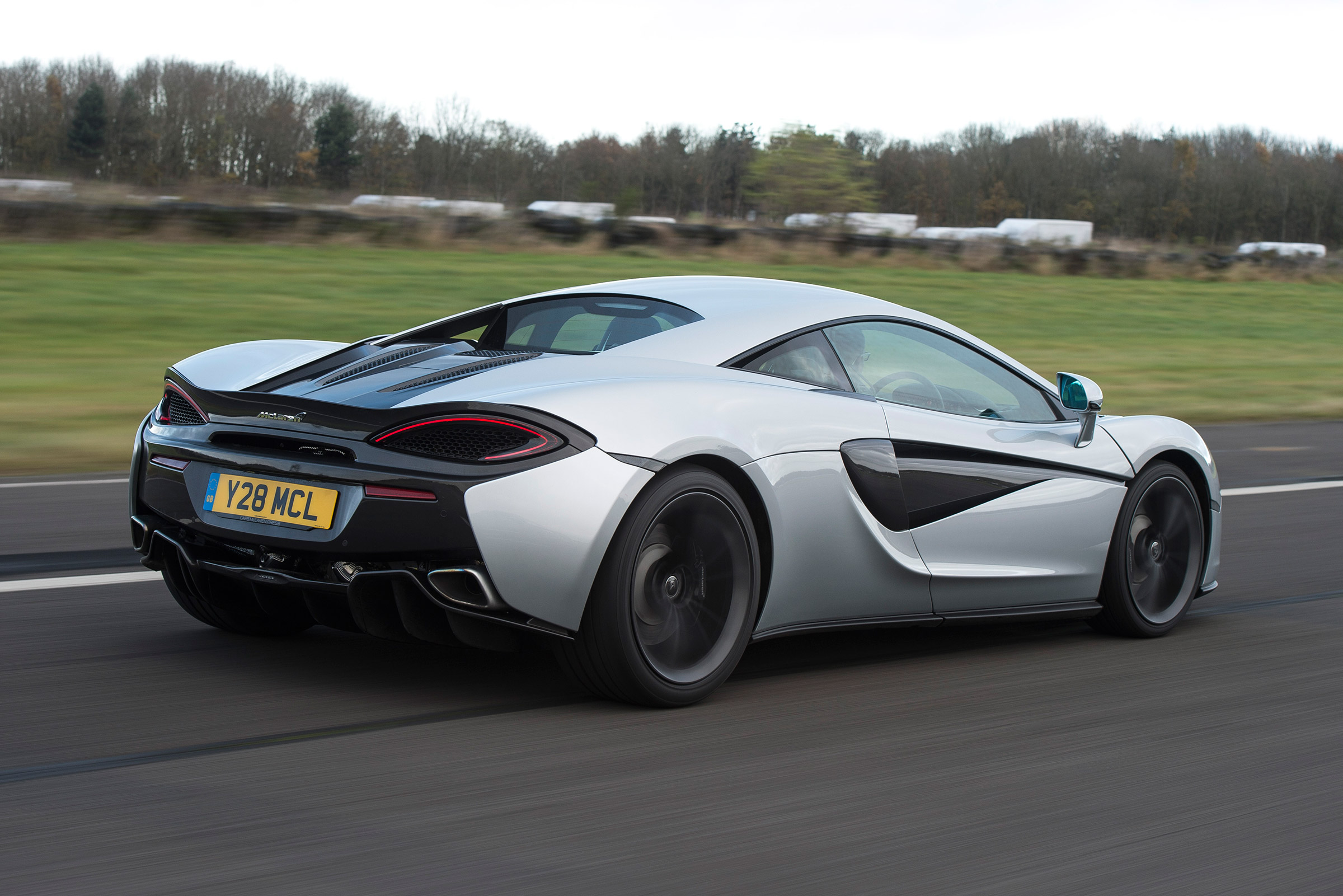 McLaren 540C - rear