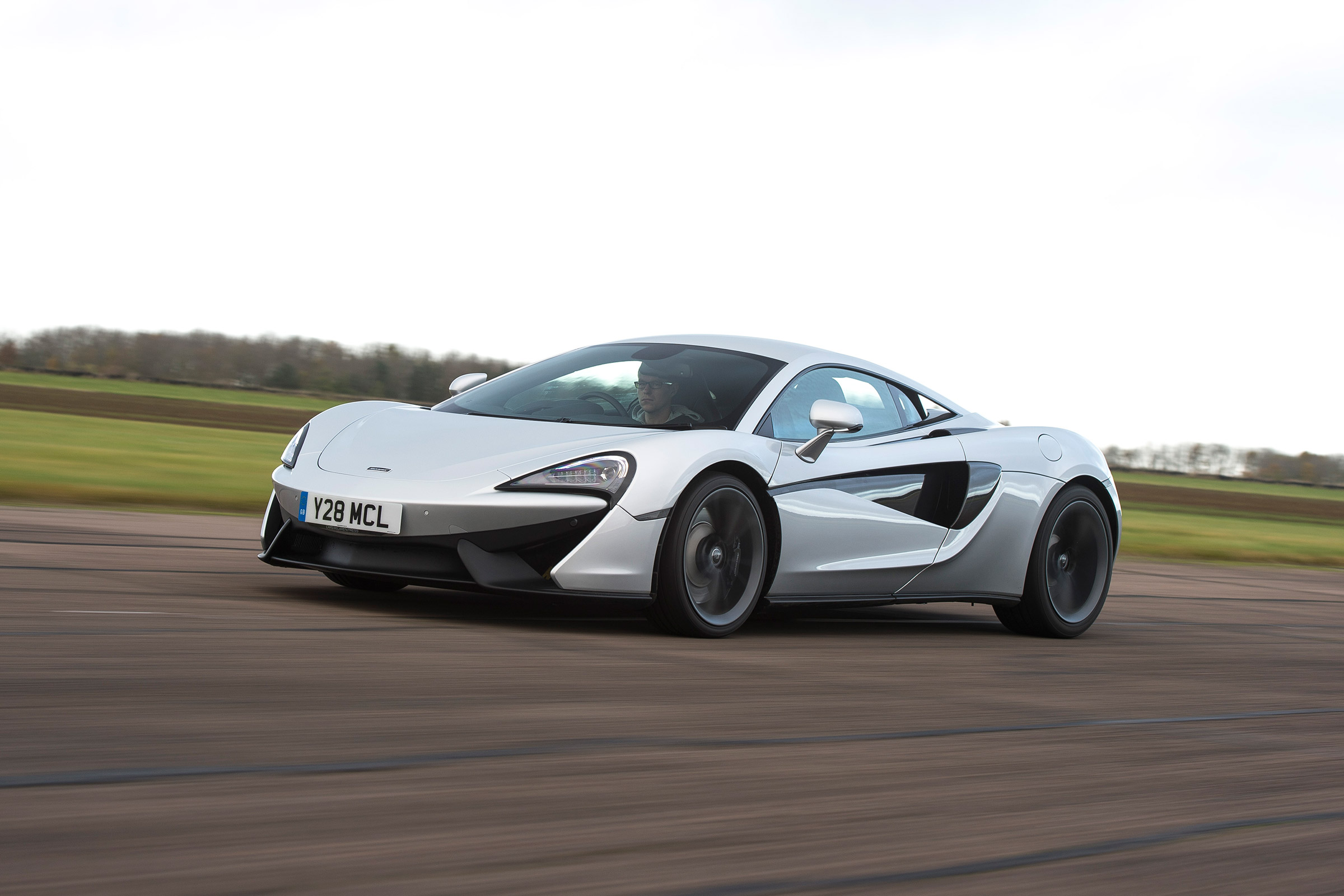 McLaren 540C - front tracking