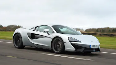 McLaren 540C - front