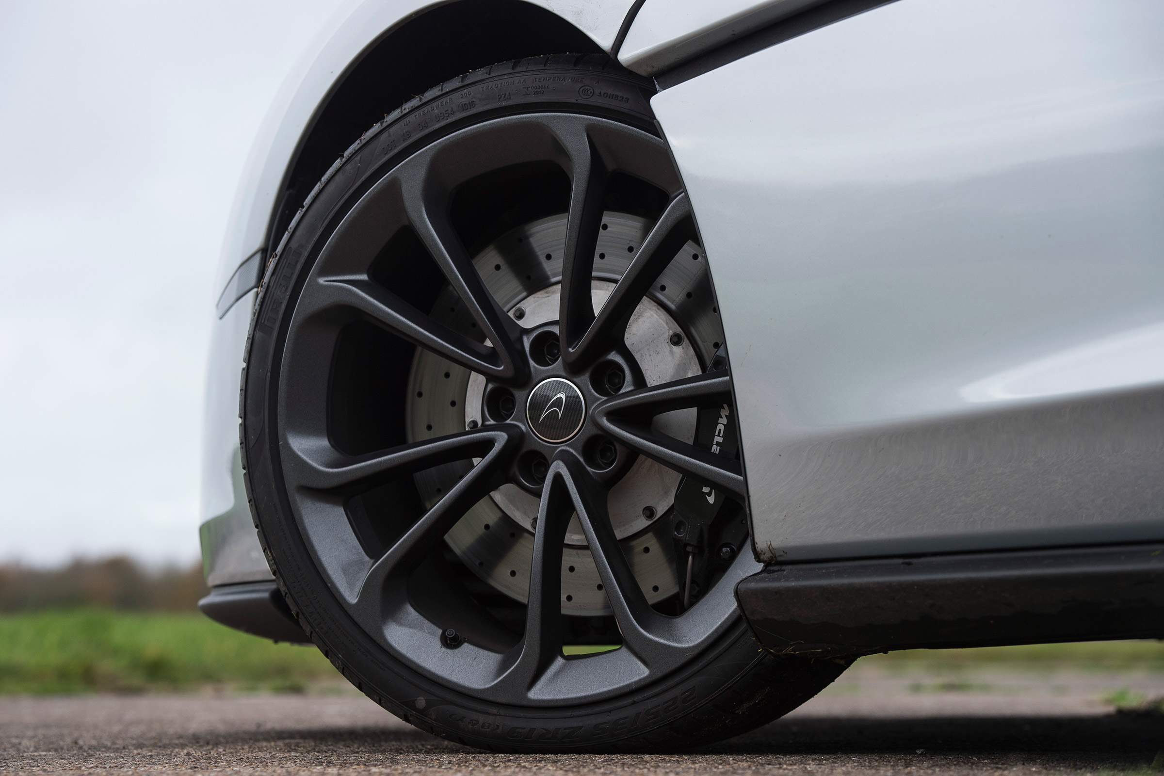 McLaren 540C - wheel detail