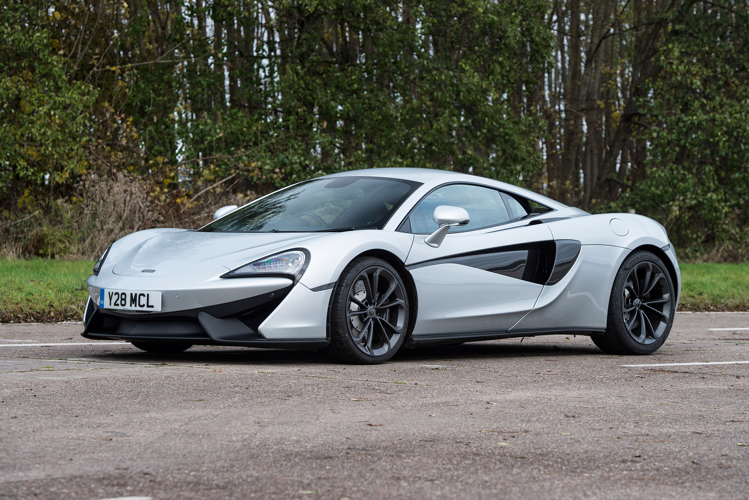 McLaren 540C - front static