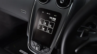 McLaren 540C - screen